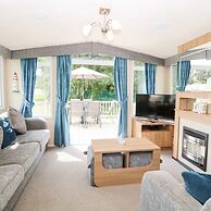 5 Berth 3 Bedroom Caravan Holiday Home in Fritton