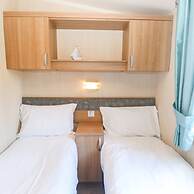 5 Berth 3 Bedroom Caravan Holiday Home in Fritton
