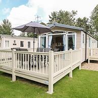 5 Berth 3 Bedroom Caravan Holiday Home in Fritton