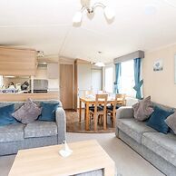 5 Berth 3 Bedroom Caravan Holiday Home in Fritton