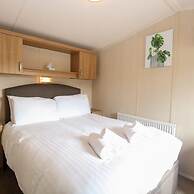 5 Berth 3 Bedroom Caravan Holiday Home in Fritton