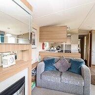 5 Berth 3 Bedroom Caravan Holiday Home in Fritton