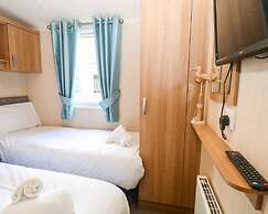 5 Berth 3 Bedroom Caravan Holiday Home in Fritton