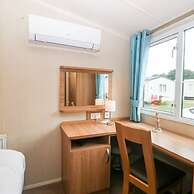 5 Berth 3 Bedroom Caravan Holiday Home in Fritton