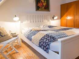 Apartment in a Wooded Area on Lake Faak
