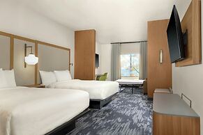Fairfield by Marriott Inn & Suites Kansas City at The Legends