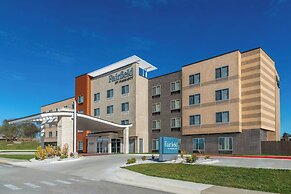 Fairfield by Marriott Inn & Suites Kansas City at The Legends