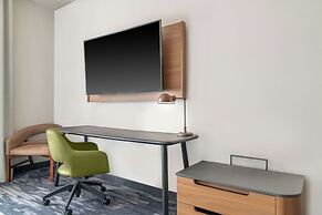 Fairfield by Marriott Inn & Suites Kansas City at The Legends