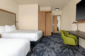 Fairfield by Marriott Inn & Suites Kansas City at The Legends