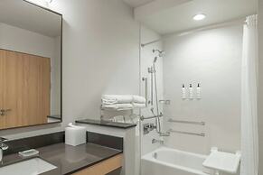 Fairfield by Marriott Inn & Suites Kansas City at The Legends