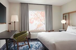 Fairfield by Marriott Inn & Suites Kansas City at The Legends