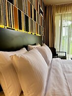 VENZI AYAYORGI ADULT ONLY +15