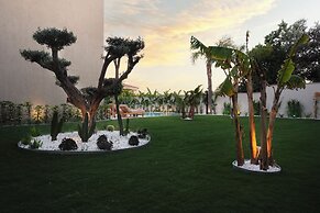 VENZI AYAYORGI ADULT ONLY +15