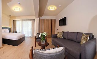 VENZI AYAYORGI ADULT ONLY +15