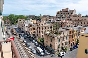 Boho 202 in Rome With 2 Bedrooms and 2 Bathrooms