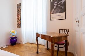 Boho 202 in Rome With 2 Bedrooms and 2 Bathrooms