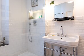Boho 202 in Rome With 2 Bedrooms and 2 Bathrooms