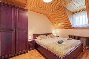Eco Farm Mikl Pine Tree Apartment