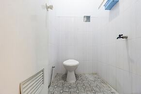 OYO 93976 Maluku Guest House