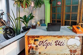 OYO 93976 Maluku Guest House