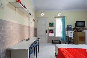 OYO 93976 Maluku Guest House