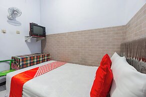 OYO 93976 Maluku Guest House