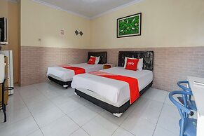 OYO 93976 Maluku Guest House