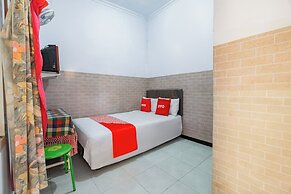 OYO 93976 Maluku Guest House