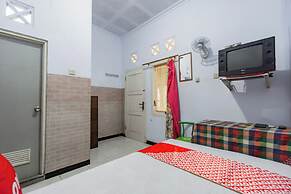 OYO 93976 Maluku Guest House