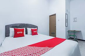 OYO 93976 Maluku Guest House
