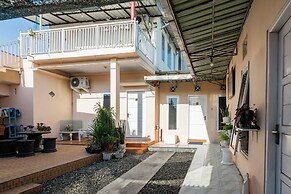 OYO 93976 Maluku Guest House