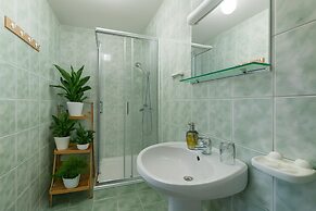 Suite Alder embraced by nature