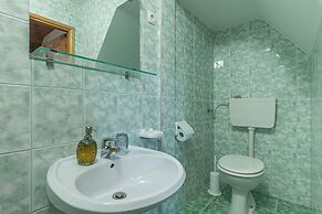 Suite Alder embraced by nature