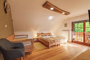 Suite Alder embraced by nature