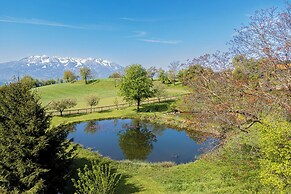 Suite Alder embraced by nature