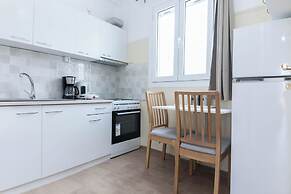 Modern Comfort 1Bd Apt with Balcony