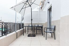 Modern Comfort 1Bd Apt with Balcony