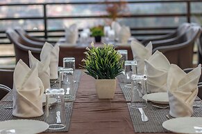 Mount Queens Hill Resort & Spa