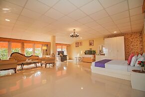 Mount Queens Hill Resort & Spa