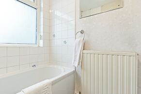 Spacious 3-bed House in Birmingham