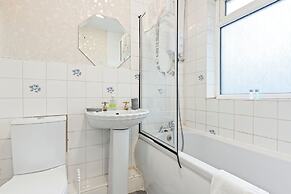 Spacious 3-bed House in Birmingham