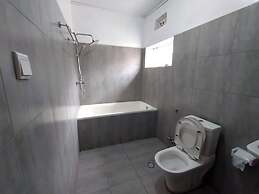 Captivating 4-bed House - Garden & Free Parking