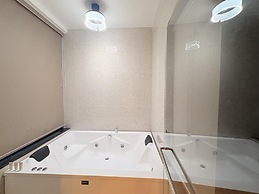 Radisson Resort Hatgad Saputara