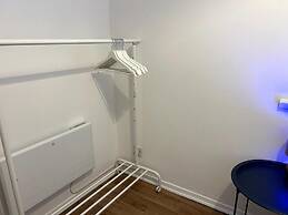 Essex 2 Bed Flat Near Station With Free Parking