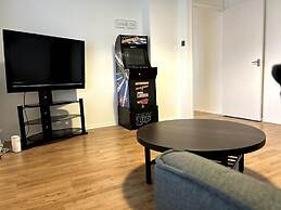 Essex 2 Bed Flat Near Station With Free Parking