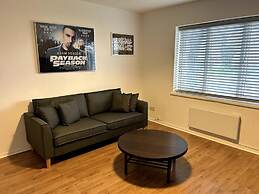 Essex 2 Bed Flat Near Station With Free Parking