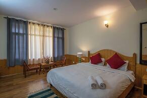 Goroomgo Urban Monk Stays Manali