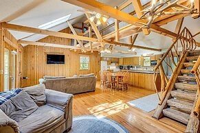 Historic Clark Cabin w/ Deck & Fishing Pond Access