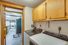 Historic Clark Cabin w/ Deck & Fishing Pond Access