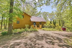 Historic Clark Cabin w/ Deck & Fishing Pond Access